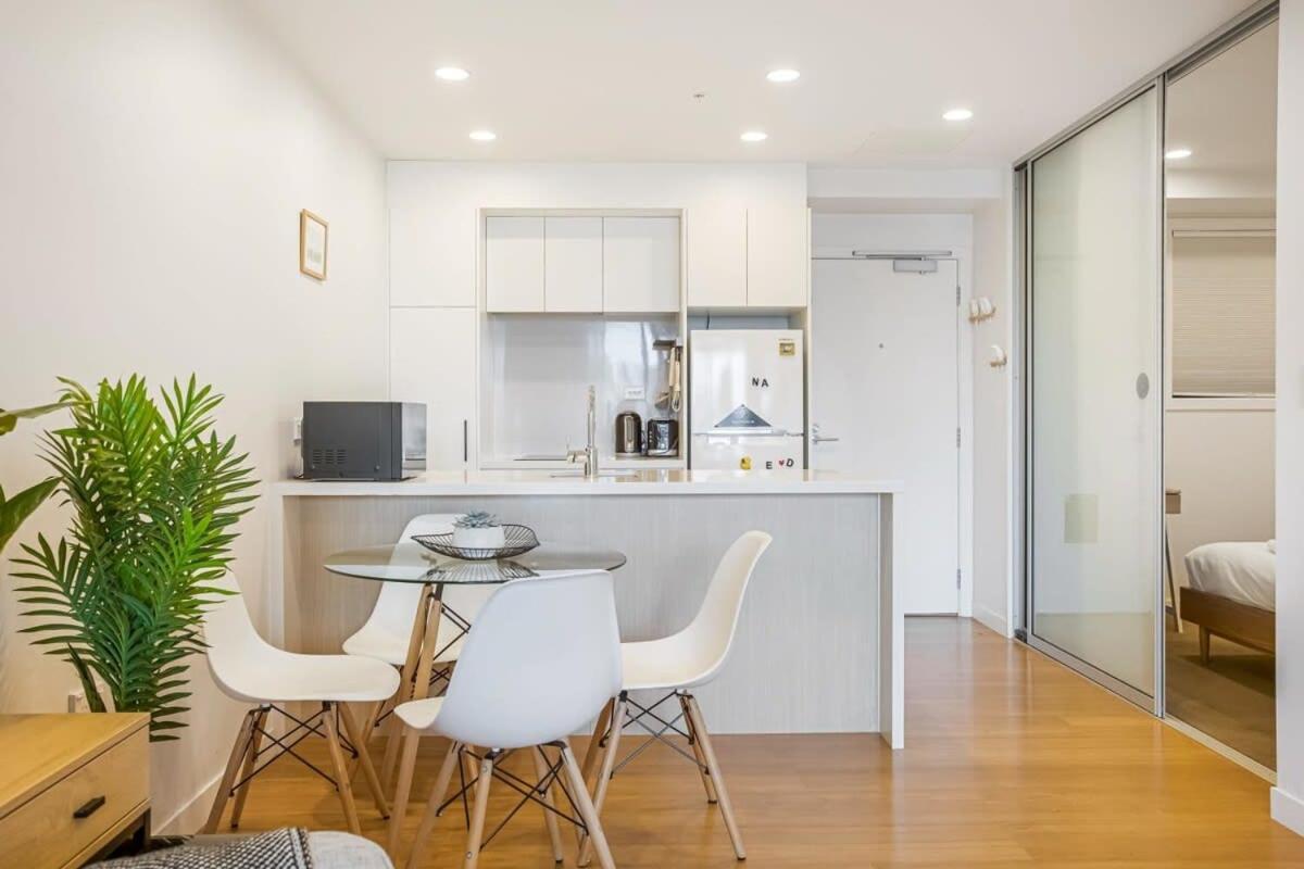 Cosy Two Bedroom Apartment With Balcony Pool And Gym Auckland Exteriér fotografie