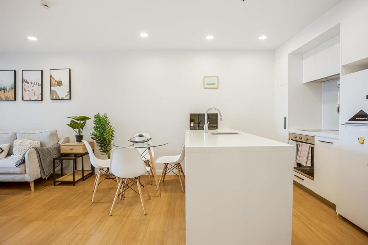 Cosy Two Bedroom Apartment With Balcony Pool And Gym Auckland Exteriér fotografie
