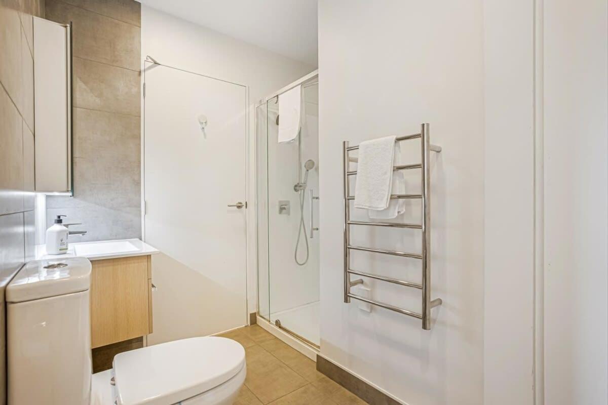 Cosy Two Bedroom Apartment With Balcony Pool And Gym Auckland Exteriér fotografie